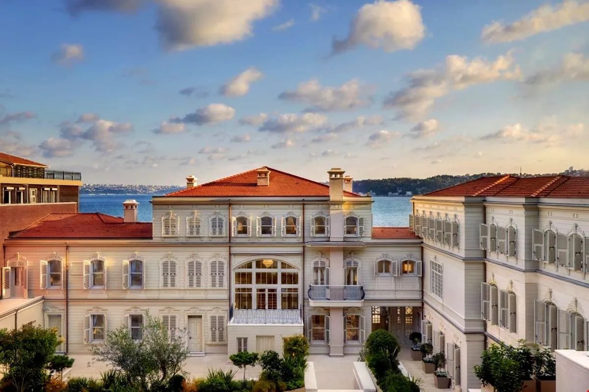 Yalı yerleşkesinin Boğaz'a bakan genel görünüşü